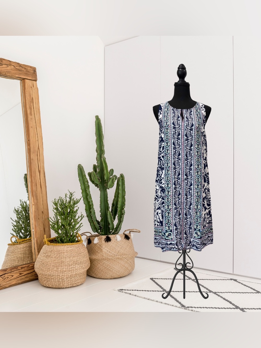 Tommy Bahama Geometric Lightweight 100% Rayon Dress